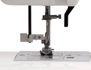 Электромеханическая швейная машина Janome 5117
